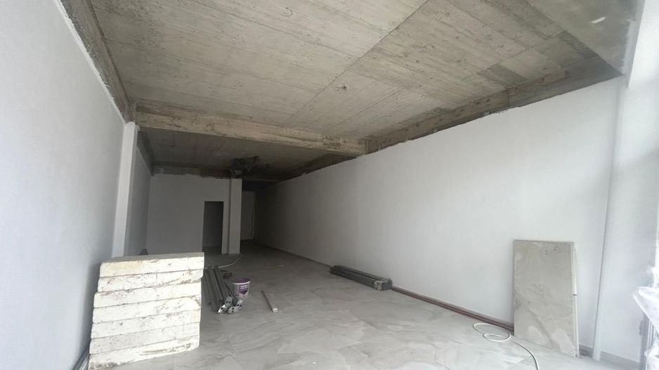 Spatiu comercial Selimbar 120 mp - vitrina la strada - zona Brana - Poză 6