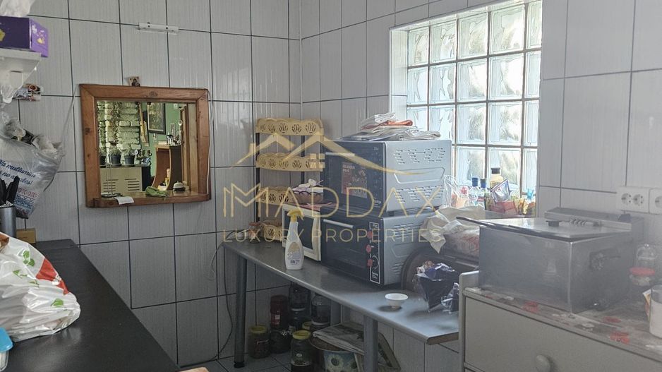 Pensiune 10 camere cu restaurant // Moieciu de Jos - Poză 19