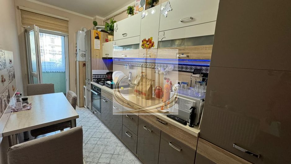 Apartament complet mobilat cu 3 camere în Giroc - Poză 3