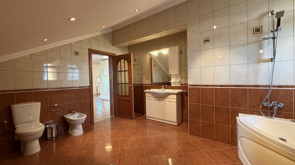 Vila 9 camere cu piscina si teren de 1.000 mp - Poză 34