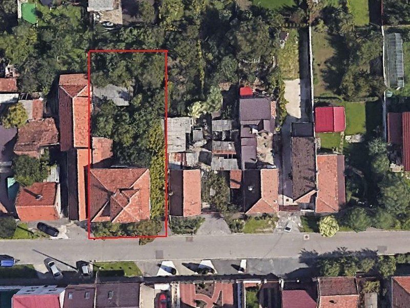 De vânzare Vilă D+P+2E, Gradiste Arad, garage si curte proprie - Poză 2