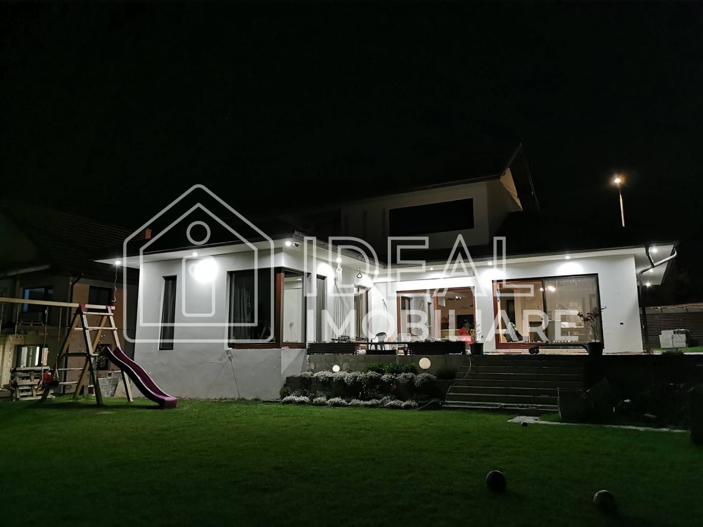 Vila cu 4 camere si teren de 700 mp, in Gusterita - Poză 1