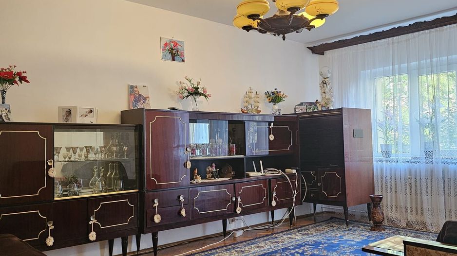 Apartament 3 camere- Lapus, zona Restaurant intim - Poză 3