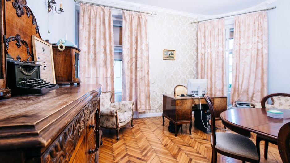 Vanzare apartament cu o camera ultracentral, ideal locuința sau birou - Poză 2