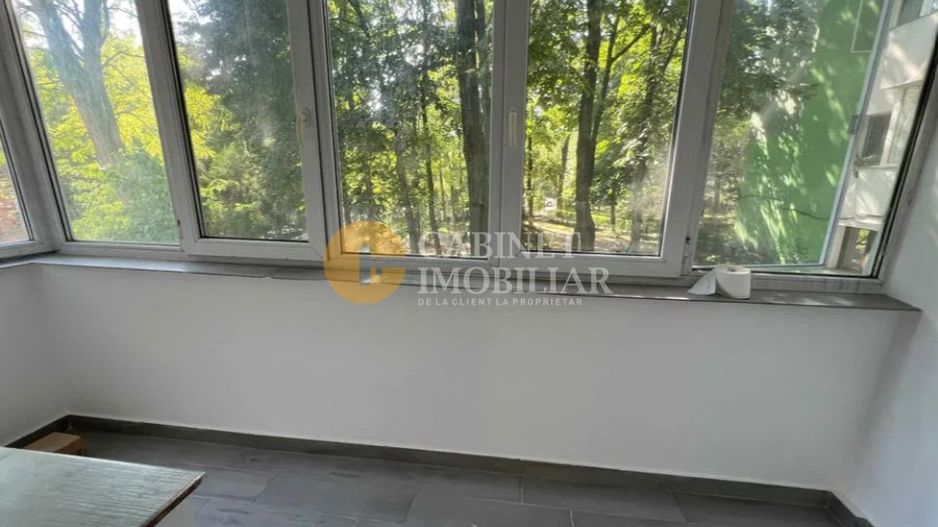 DECOMANDAT - 2 camere - Tatarasi - ETAJ INTERMEDIAR - FARA RISC - Poză 3