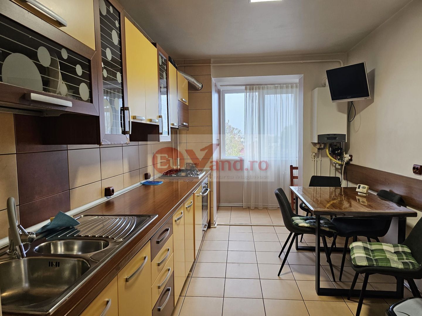 Apartament cu 3 camere, mobilat si utilat - Piata Centrala - Poză 15