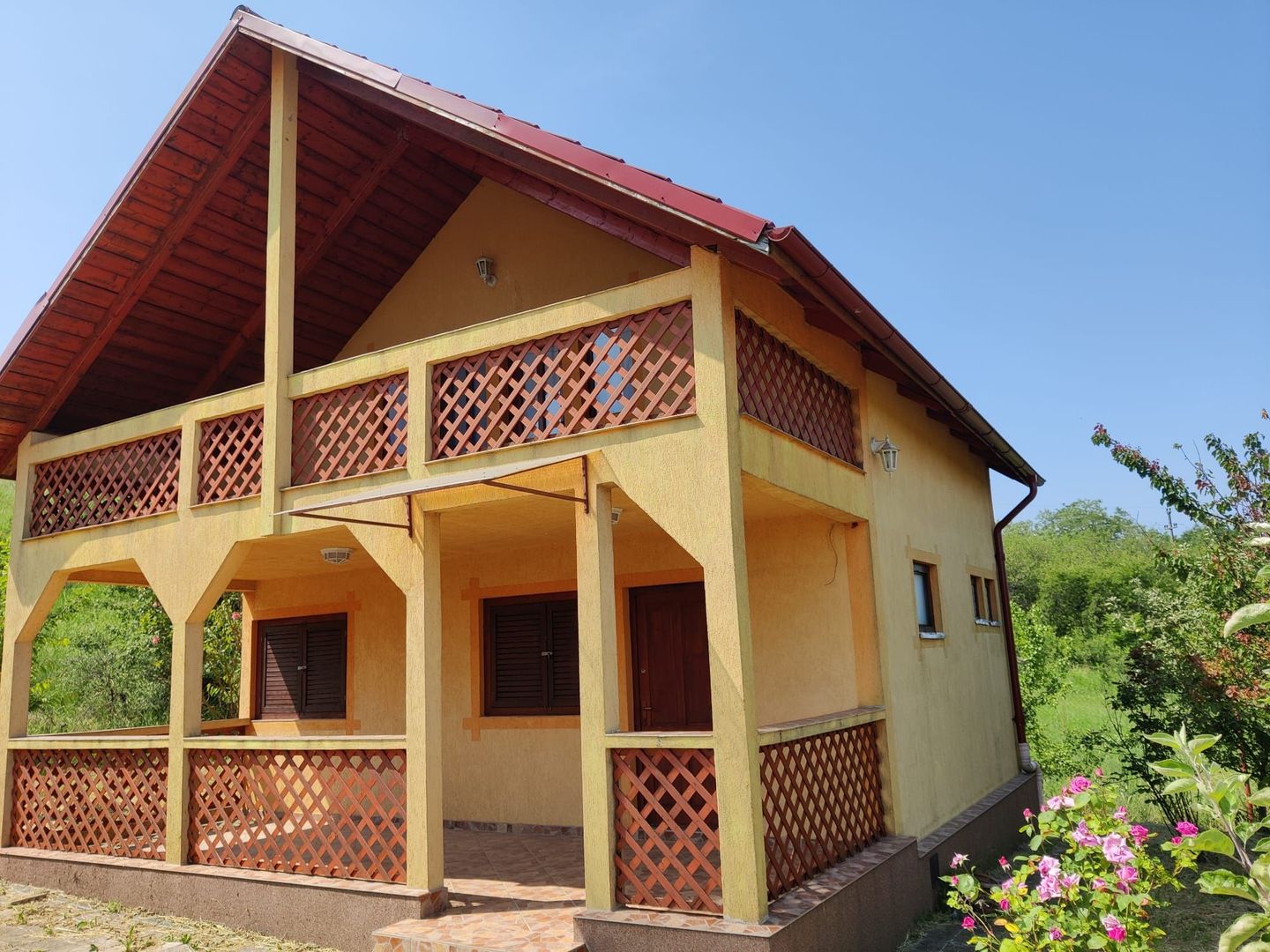 Casa individuala cu teren de 5000 mp, Deusu - Poză 2