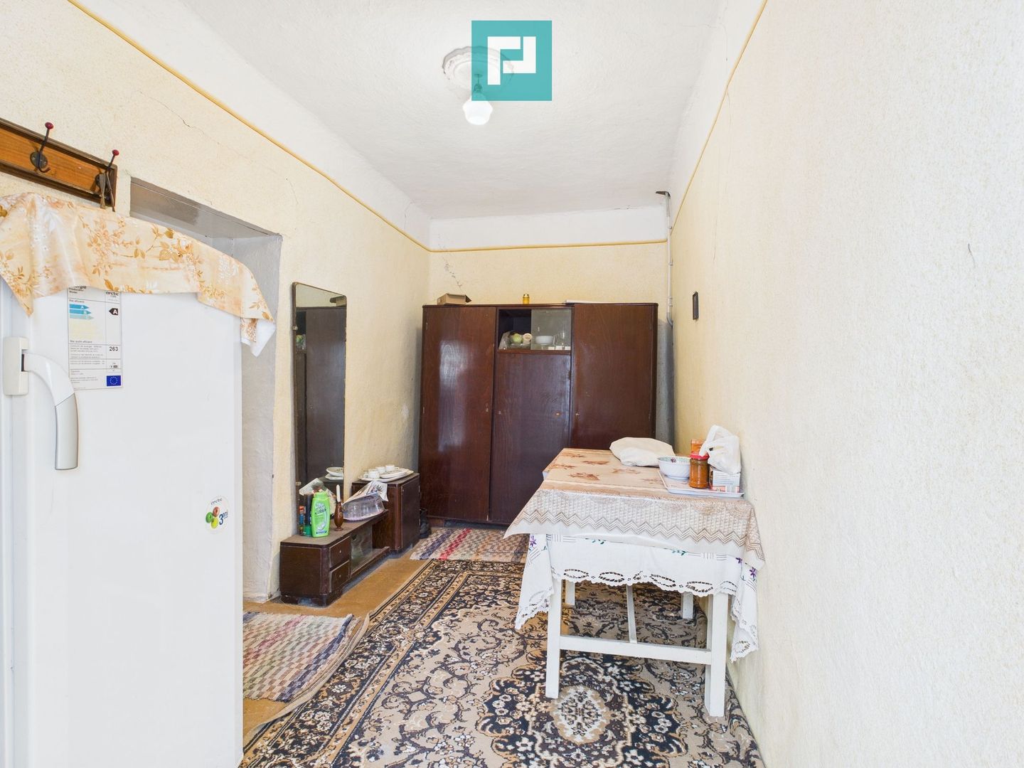 Proprietate cu 3 case din văiugă și teren în Nadab - Poză 11