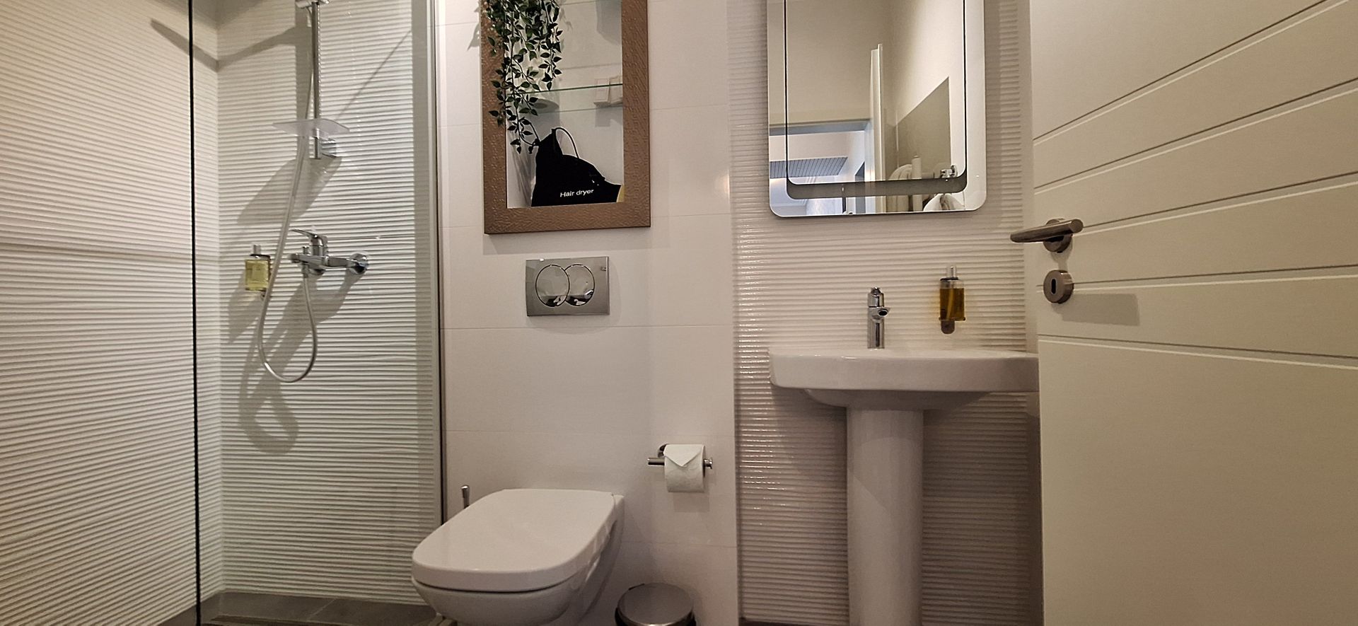 Apartament mobilat si utilat cu 1 loc de parcare - Poză 12