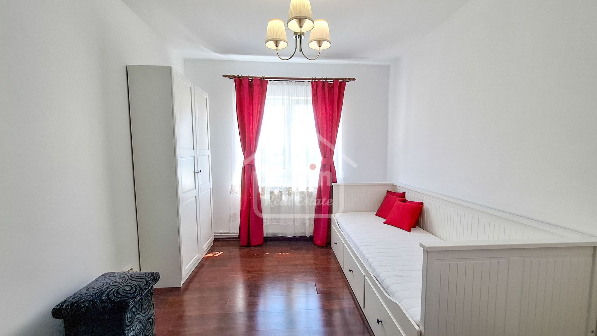 Apartament Suprafata Generoasa - Poză 3