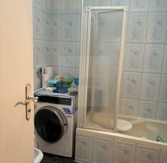 Vilă Spațioasă cu 7 Camere in Domenii – Locație Excelentă - Poză 15