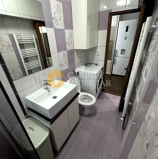 1 Camera Decomandat- Renovat Modern-Mobilat si Utilat - Poză 5