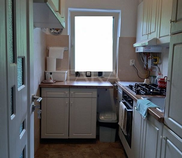 Apartament cu 2 camere, balcon și parcare, în zona Panemar Florești. - Poză 6