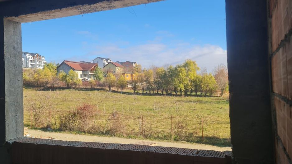 Casa de vânzare tip înșiruita la intrare in Cristian - Poză 10