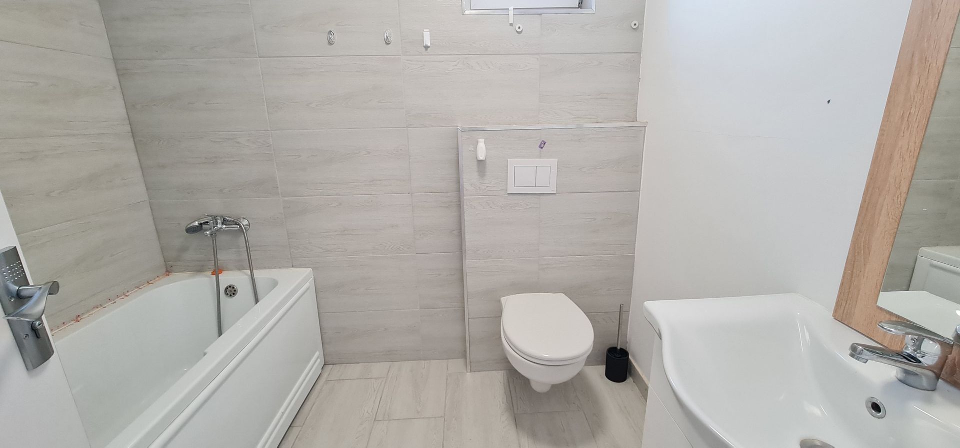 Casa finalizata intabulata mobilata in Cartier Izvor Tarlungeni Brasov - Poză 4