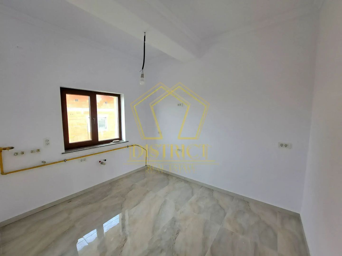 Duplex cu 5 camere, bucatarie inchisa, la cheie | Giarmata Mare - Poză 4