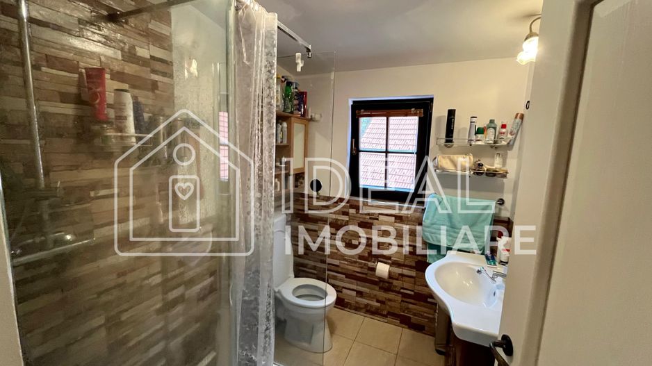Casă individuală cu 5 camere și curte proprie - în Cisnădioara - Poză 15