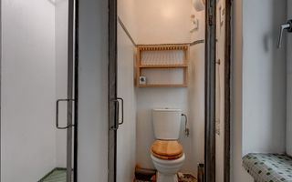 Etaj in vila ideal atelier, cabinet sau locuit, hub, activitati creative - Poză 14