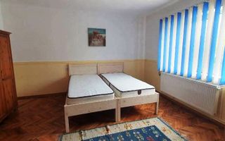 Casa cu suprafata de 140mp si teren 542mp,centrul localitatii Cristian - Poză 4