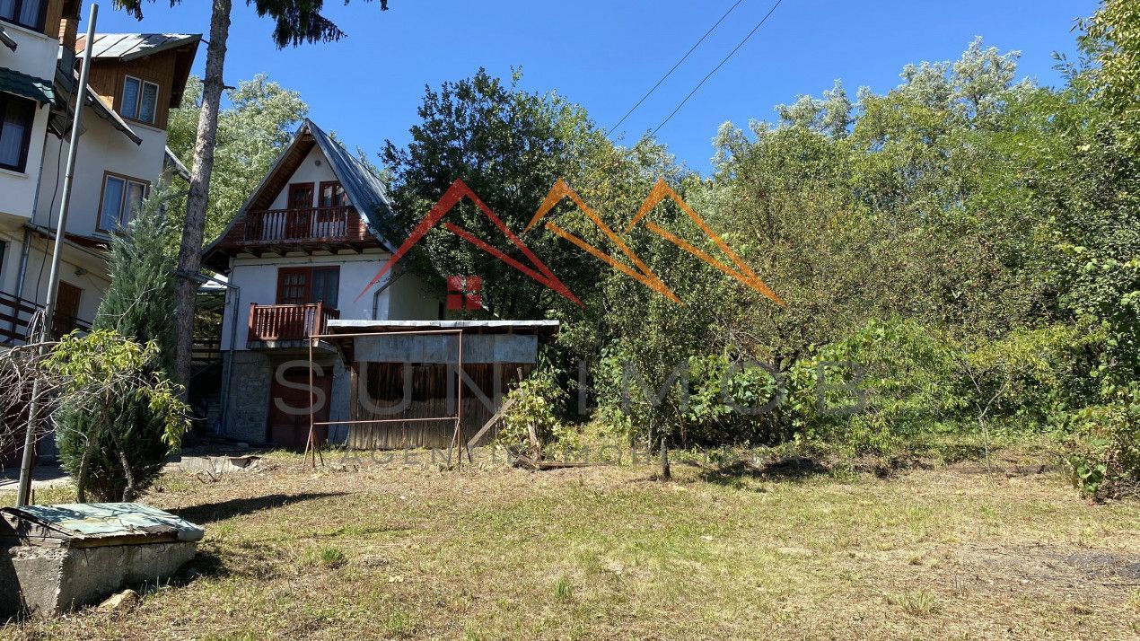 Vila de vanzare, teren 3100 mp, 7 camere, 6 grupuri sanitare, 3 CT, an 1997 - Poză 3