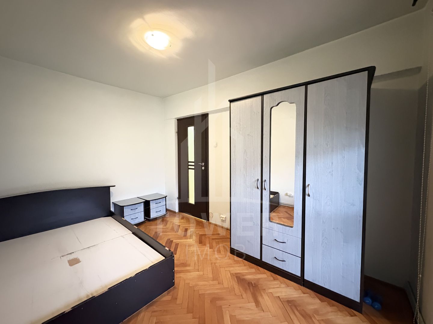 Apartament spațios cu 3 camere, 2 băi și multe avantaje - Poză 1