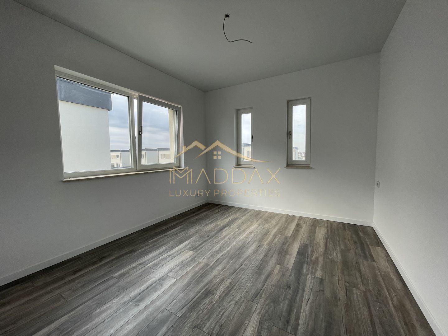 Vila individuala P+1 ***4 camere***curte proprie 380 mp//CORBEANCA - Poză 12