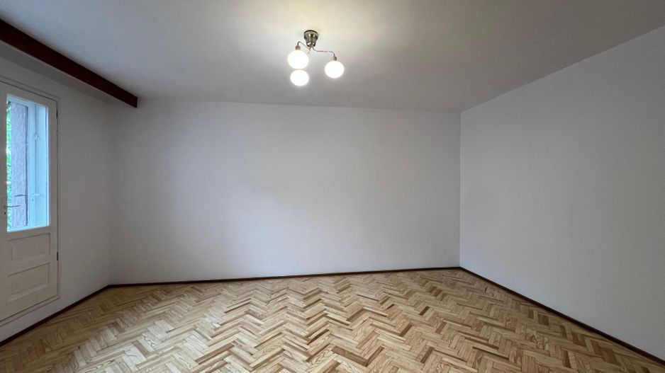 Apartament in vila cu 5 camere si curte proprie | Domenii - Casin - Poză 11