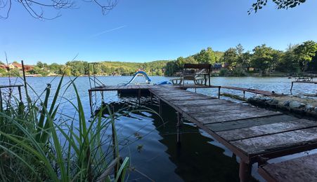 Cabana de vanzare - Lacul Mujdeni