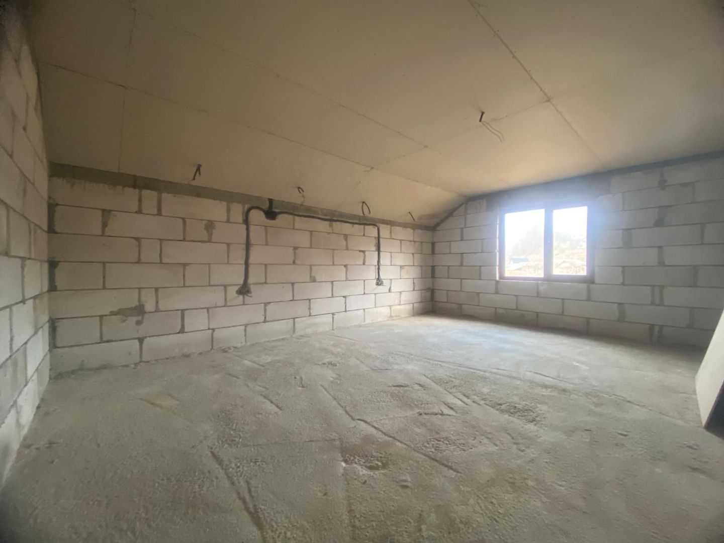 Zona de deal! Vanzare casa cu 6 camere in Pietrari - Poză 5