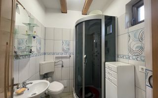 Cornu de Jos  Doua  case moderne, crama la subsol, prosumator - Poză 33
