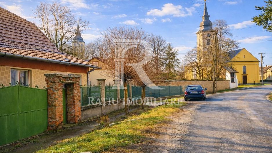 Casă din cărămidă | Teren 2000 mp|Anexe tradiționale | Bojt - Poză 2