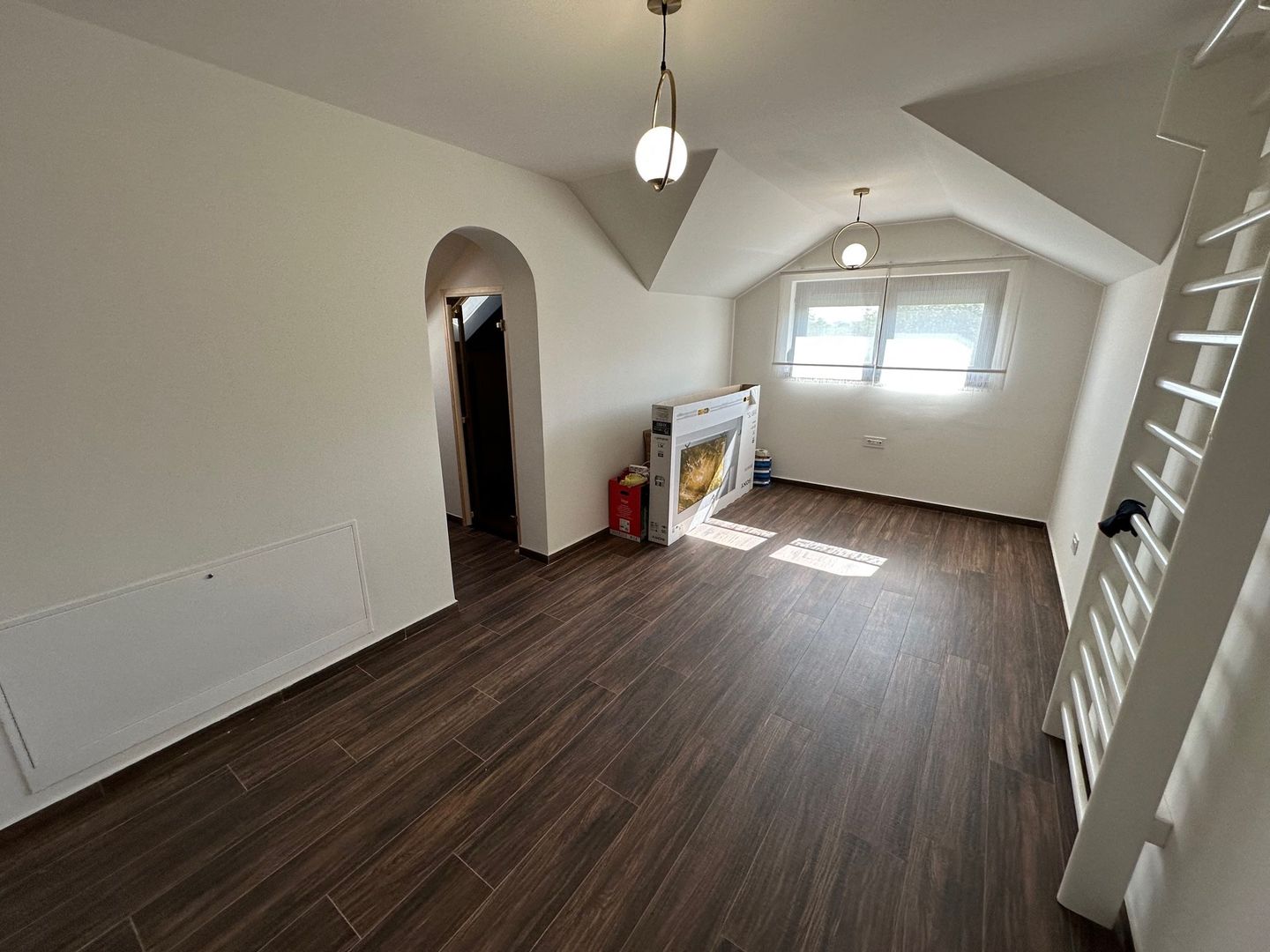 CASA EXCEPTIONALA CU LIVADA PROPRIE - Poză 33