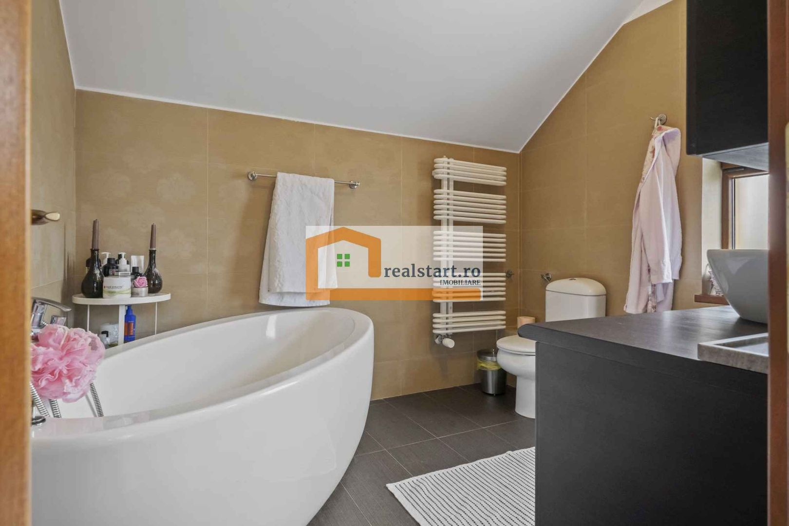 Langa Padurea Corbeanca, P+M, teren 780mp, terasa 35mp, mobilata&utilata - Poză 12