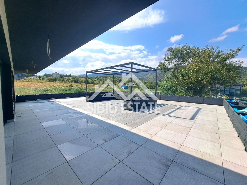 Casa Sibiu Cisnadioara, garaj, piscina, terase panoramice - Poză 36