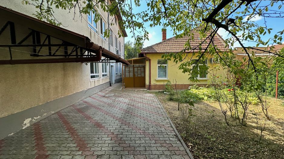 Proprietate compusă din 2 case - Poză 3