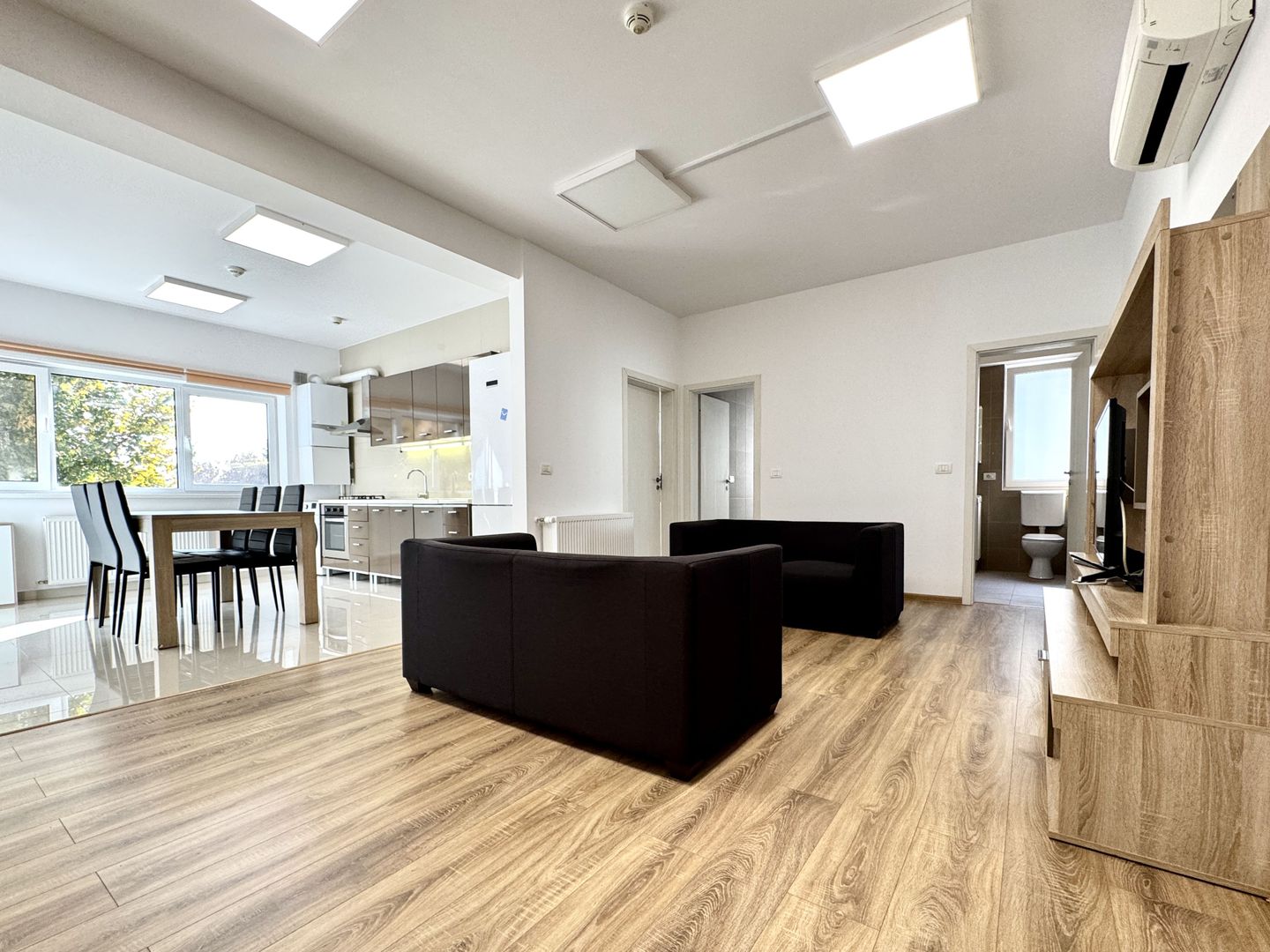 Apartament 4 dormitoare, luminos si spațios, lângă Parcul Copiilor - Poză 1