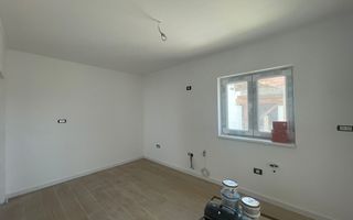Duplex spațios cu teren generos-Moșnița Veche - Poză 5