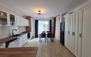 Lux la 5 minute de Iulius Town - Poză 13