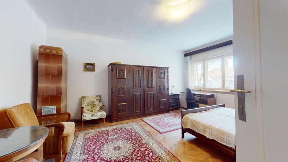 Apartament in casa si garaj in zona spitalul militar-Brasov - Poză 4