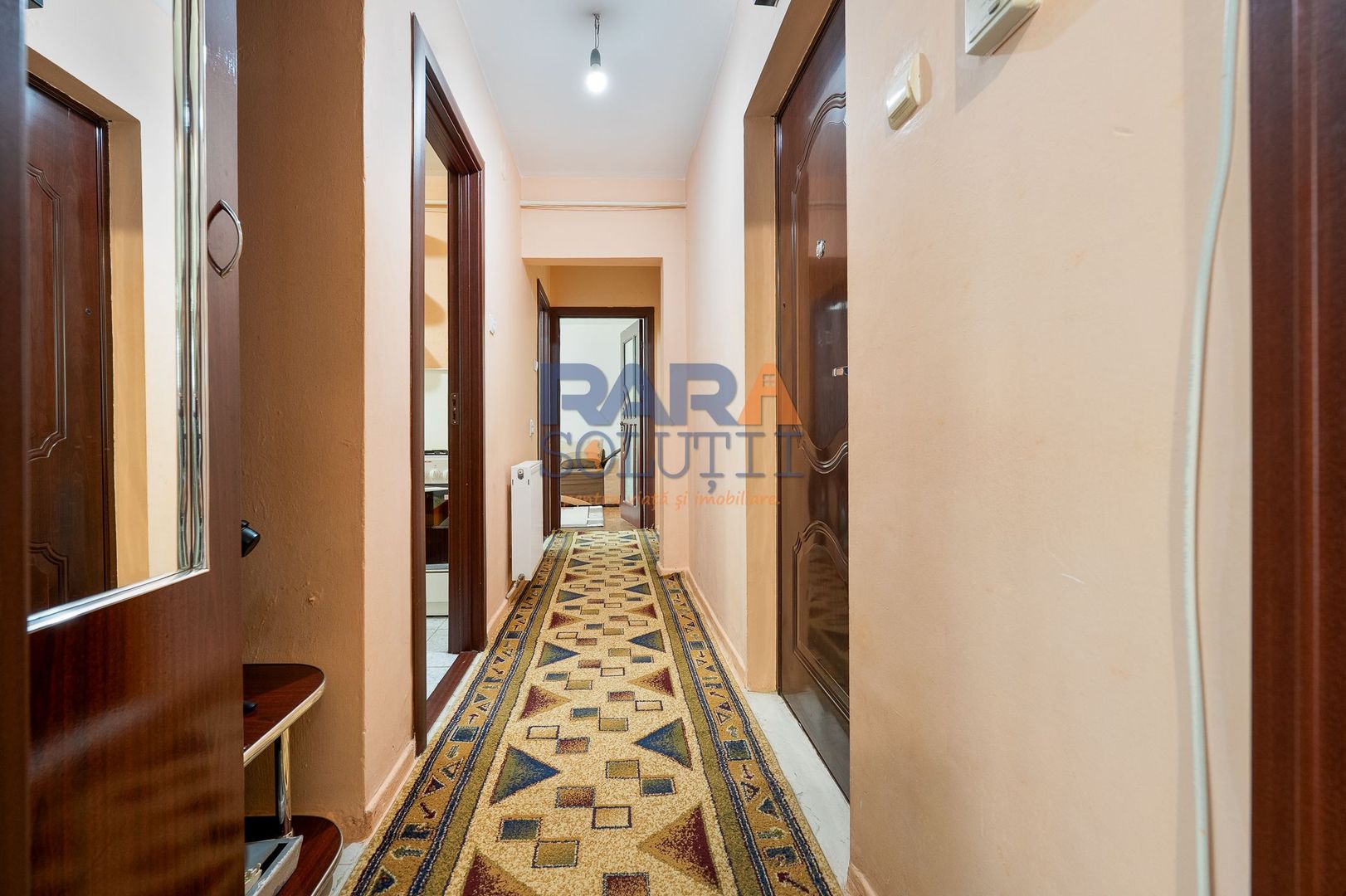 Apartament la etajul 1 - zonă superbă - Poză 2