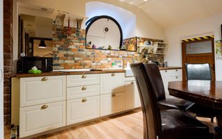 Ag BRASADAS vinde villa cu 20 camere Pta ROMANA. - Poză 16