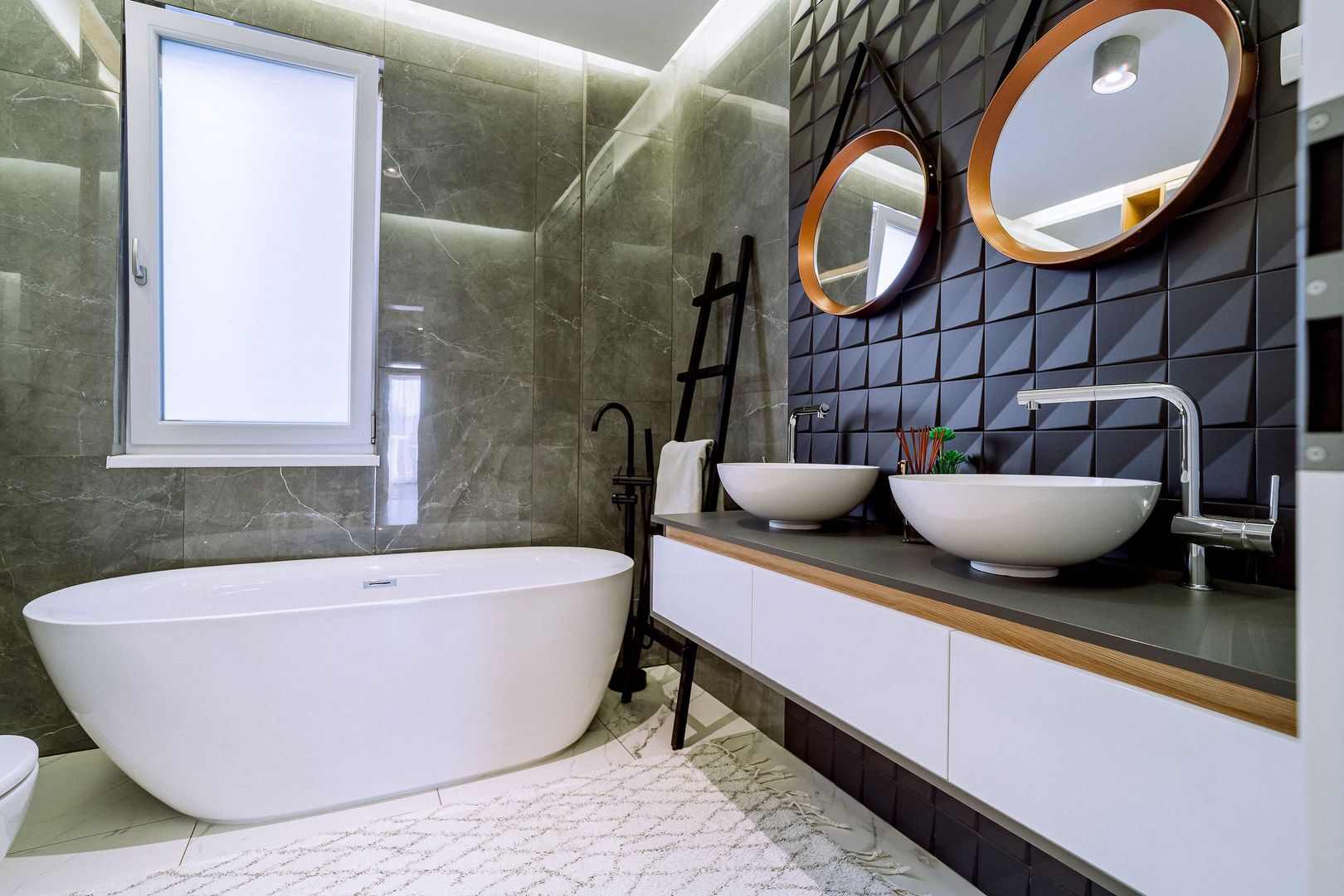 Penthouse 4 camere, ultracentral, Oradea. 800 000 E + TVA. Comision 0 - Poză 6