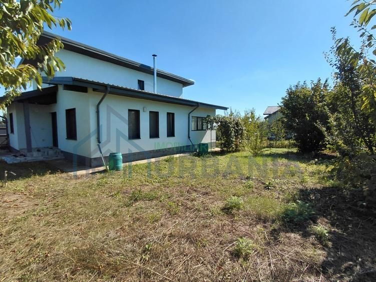 Casă de vânzare în Aroneanu, comuna Aroneanu, jud. Iași - 4 camere, 105 mp utili - Poză 3