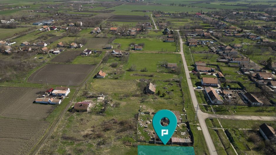 Teren intravilan de 1400 mp în Battonya - Poză 1