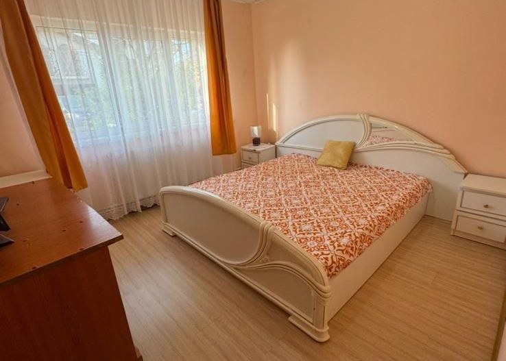 De Vânzare - Apartament 3 Camere, Strada Decebal - Poză 3