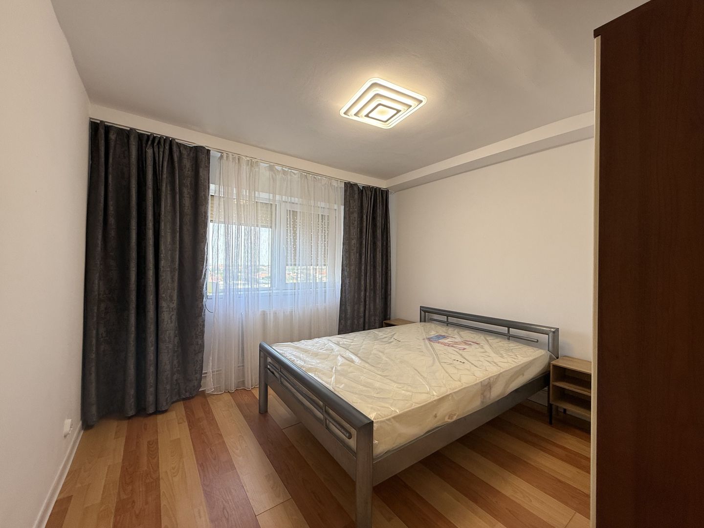 Apartament 3 camere, decomandat, renovat recent, Aradul Nou - Poză 12