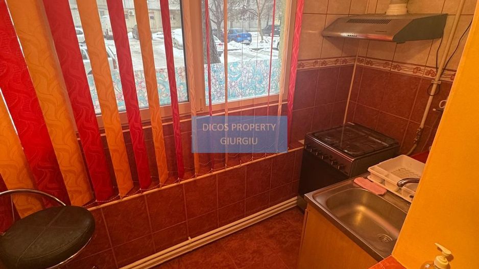 Apartament 4 camere de vânzare – zonă Școala 8 - Poză 2