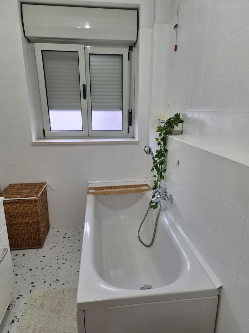 Apartament doua camere,doua locuri de parcare zona Aradului - Poză 9