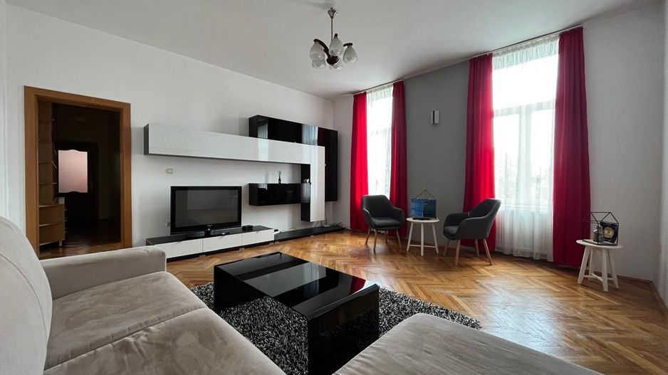 Zona Piața Unirii-Poarta Schei apartament spațios, mobilat complet - Poză 2