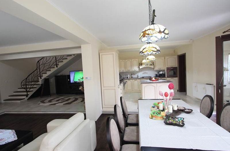 Casă / Vilă cu 6 camere de vânzare în zona Mehala - Poză 3